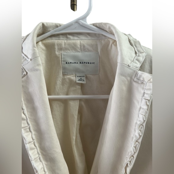Banana Republic ivory ruffled single button blazer - Picture 3 of 5